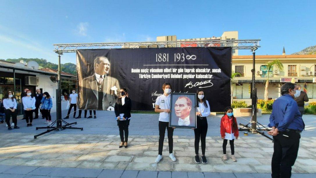 10 Kasım Atatürk'ü Anma Günü kapsamında çelenk koyma töreni düzenlendi