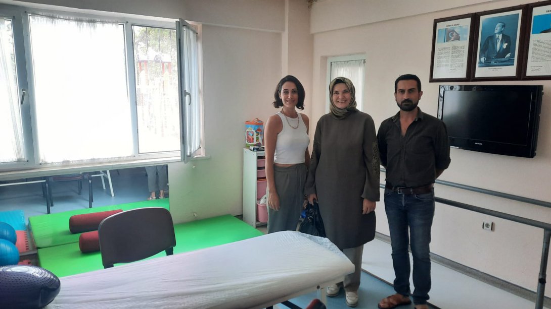 İlçe Milli Eğitim Müdürümüz Semra BEKAR, Umut Su Özel Eğitim ve Rehabilitasyon Merkezi'ni Ziyaret Etti.