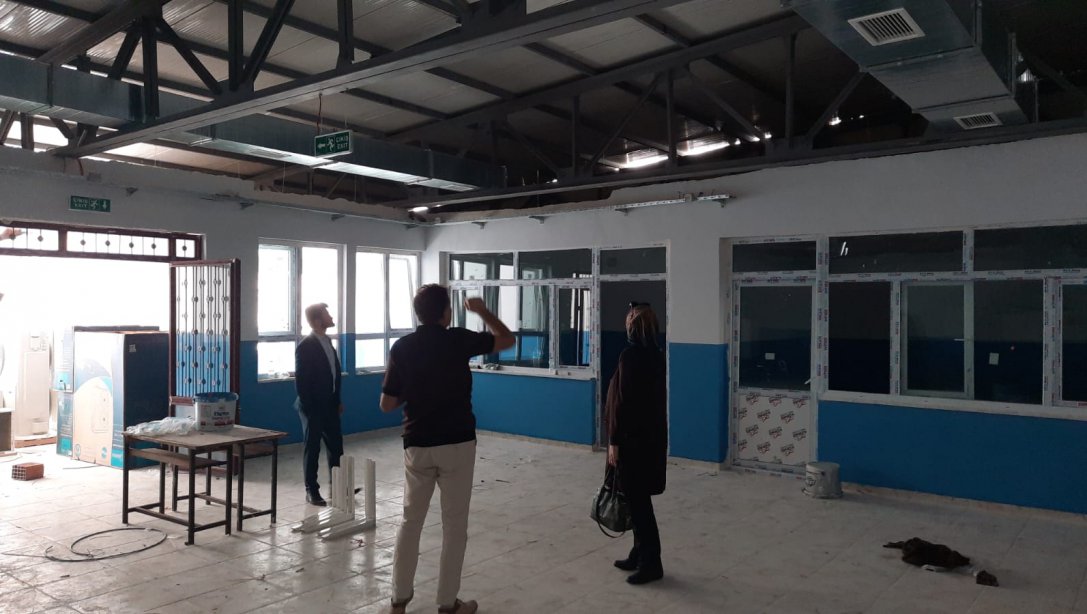 İlçe Milli Eğitim Müdürümüz Sn Semra BEKAR, Merkez Mesleki Teknik Anadolu Lisesi'nde Devam Eden Atölye İnşaat Çalışmalarını Yerinde İnceledi