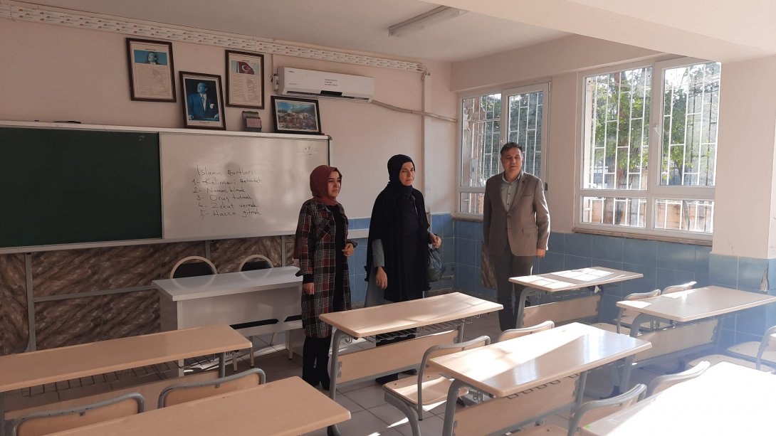 İlçe Milli Eğitim Müdürümüz Sn Semra BEKAR, Merkez Mesleki Teknik Anadolu Lisesi'ne Ziyarette Bulundu.